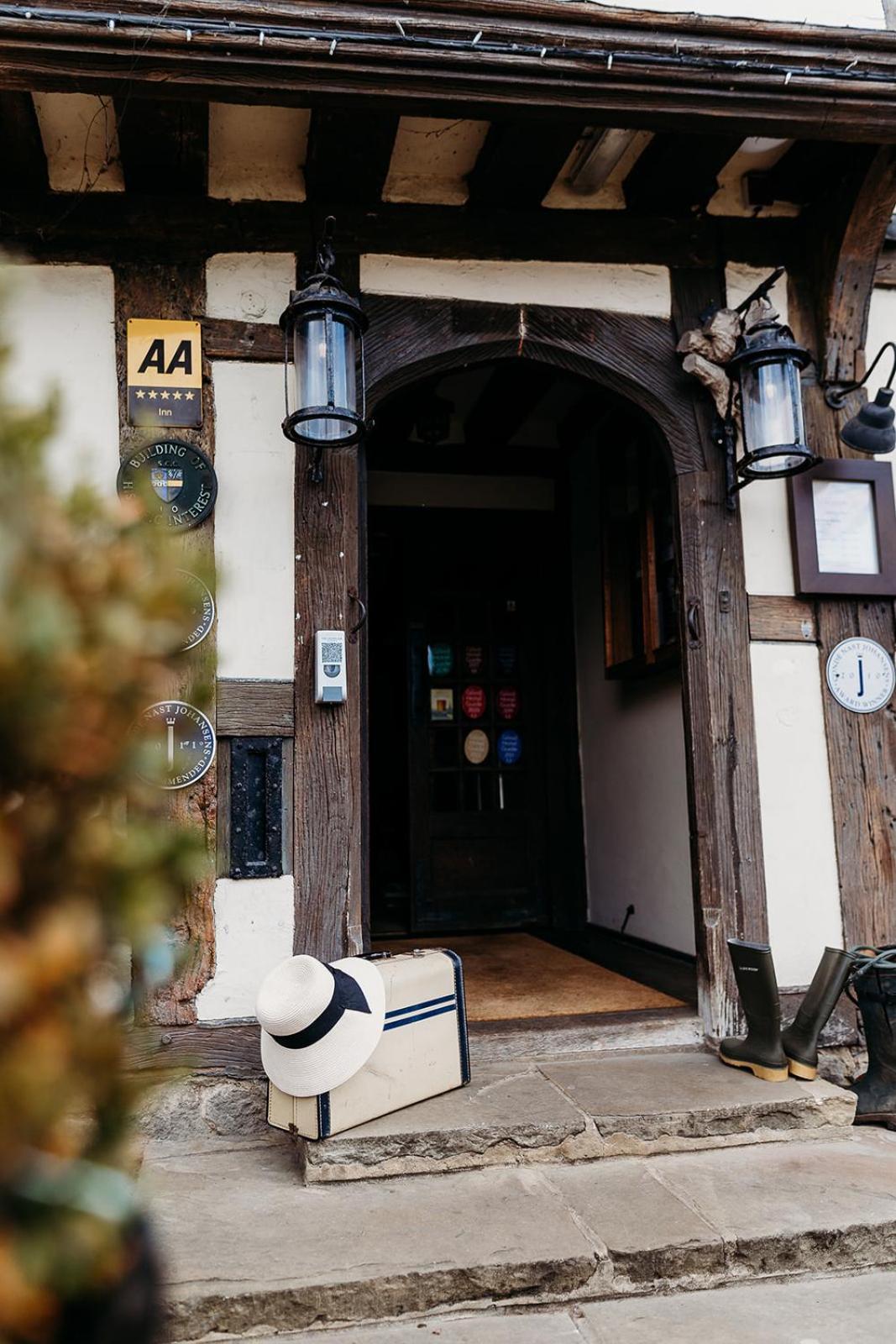 The Crown Inn Чиддингфолд Экстерьер фото